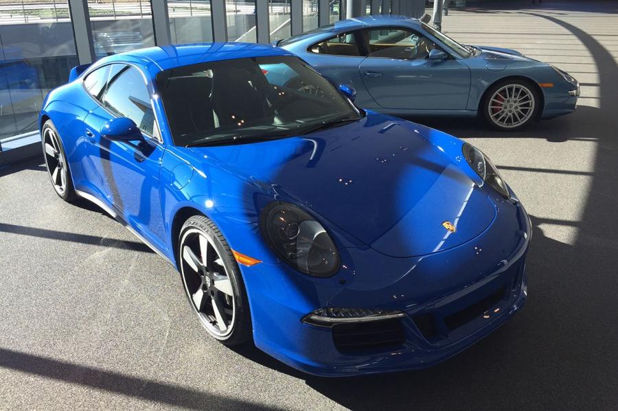  Porsche 911 GTS Club Coupe 2015 года  (фото 7 из 19)